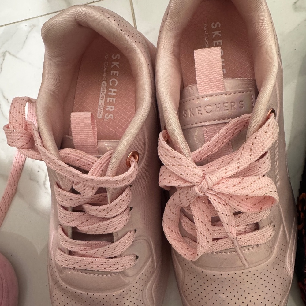 Skechers kid Light Pink Athletic Shoes